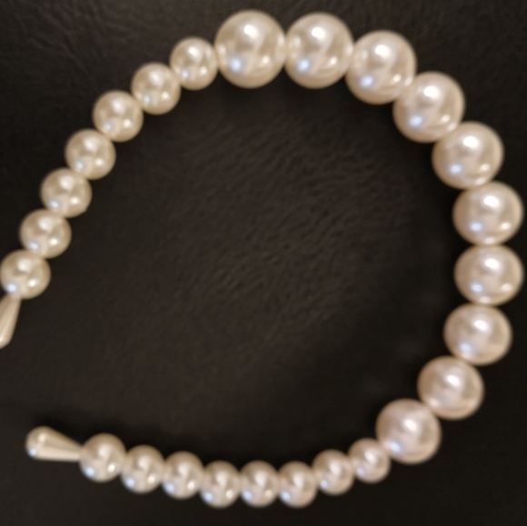 Faux Pearl Headband - Picture 3 of 7